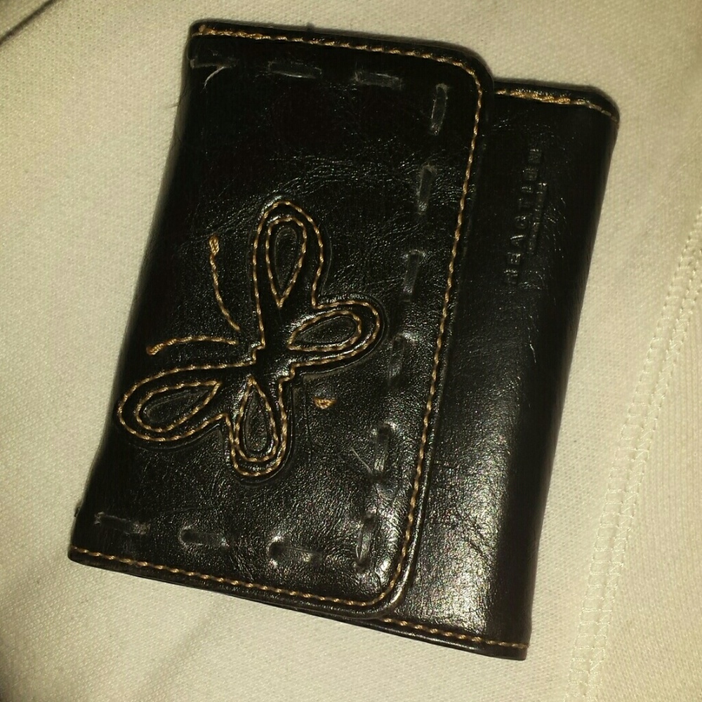 Authentic vintage Kenneth Cole Reaction wallet